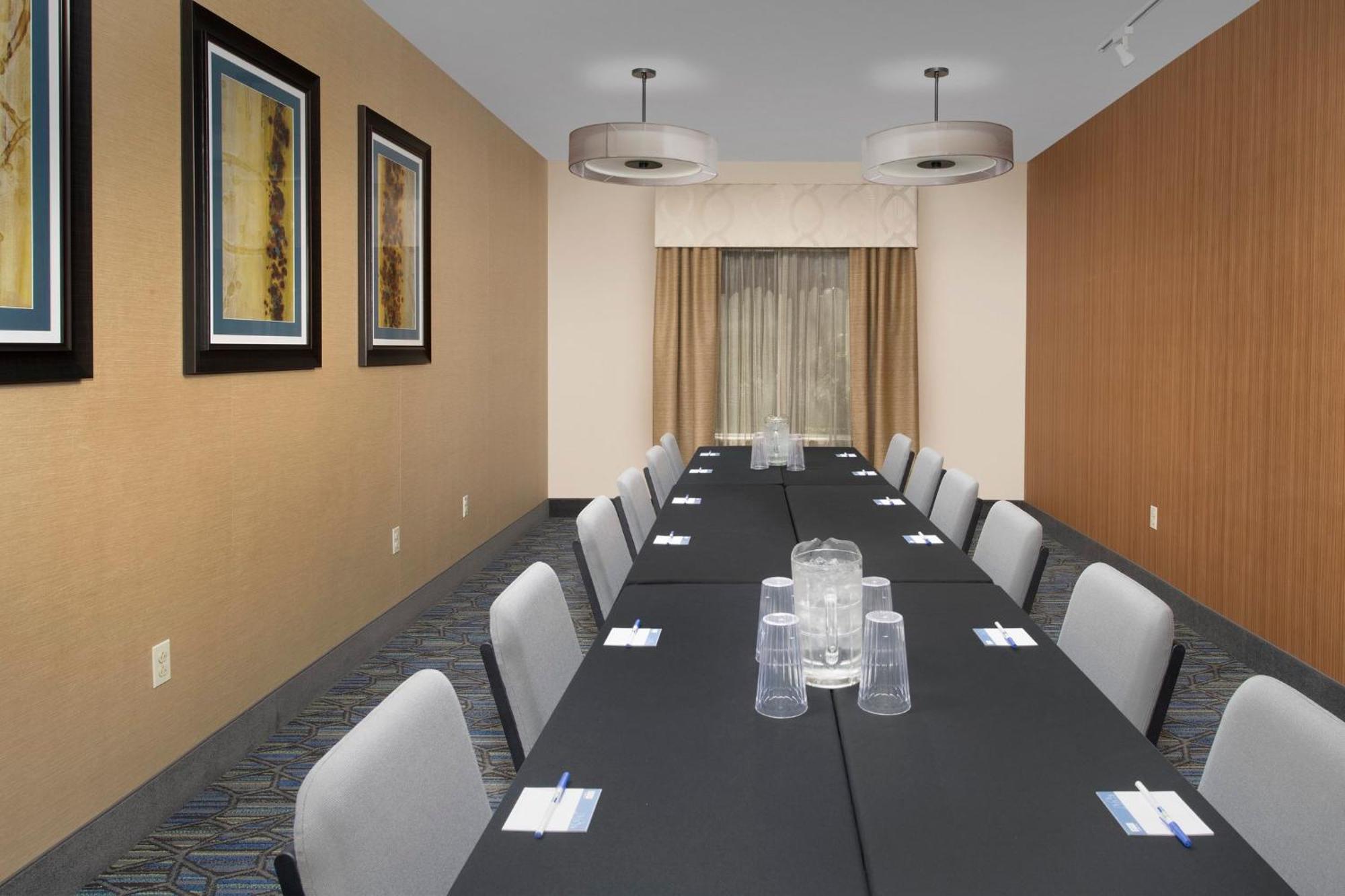 Express & By Ihg By Ihg Hotel Chambersburg